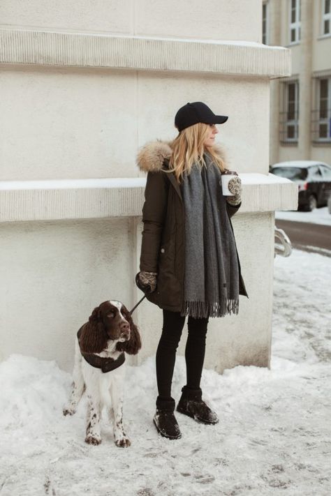 Ugg Mini Outfit, Acne Jacket, Dog Walking Outfit, Kasia Tusk, Parka Outfit, Woolrich Parka, Snow Day Outfit, Daily Moments, Arctic Parka