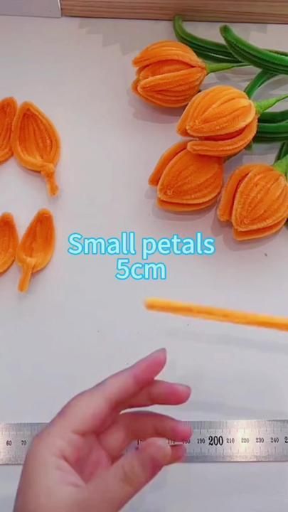 Pipe Cleaner Crafts For Kids, Pipe Cleaner Projects, Pipe Cleaner Art, Clean Flowers, Crop Top Crochet, Diy Bouquet Wrap, Pipe Cleaner Flowers, Bracelets Tutorial, Crochet Jewellery