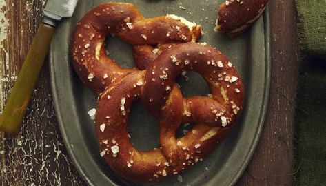 Pennsylvania Dutch Hard Pretzels Hard Pretzels Recipe, Hard Pretzels, Soft Foods To Eat, Pennsylvania Dutch Recipes, Pretzel Bites Recipes, Food Scientist, Pretzels Recipe, Soft Foods, Crunchy Snack