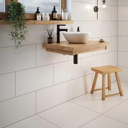 Sugar - Wall Tiles - Tiles Tile Giant, White Tile Bathroom Walls, Bathroom Decor Shower Curtains, Large White Tiles, Large Tile Bathroom, Black And White Tiles Bathroom, Bathroom Floor Tile, Porcelain Kitchen, Bathroom Big