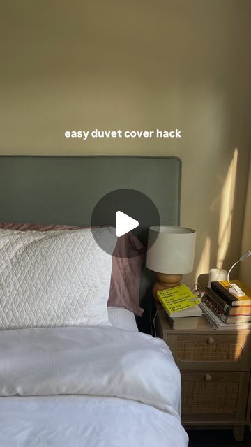 Katie Haviland Waldow on Instagram: "Easy hack for changing your duvet cover ✨ Sunday is bedding changeover day, so I figured I’d share the literal easiest way to switch out your duvet! 

#homehack #duvetcover #bedroomdecor #apartmenttherapy  #cozycorners 
Easy duvet cover hack" Duvet Hack, Simple Tricks, Home Hacks, Apartment Therapy, Bed Sheets, Duvet Cover, Duvet Covers, Duvet, Bedroom Decor