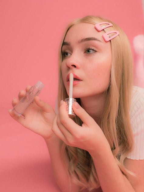 Barbie Makeup Photoshoot, Girly Editorial Photoshoot, Barbie Inspired Photoshoot Photo Shoot, Pink Barbie Photoshoot Ideas, Barbie Portrait Photography, Barbie Inspired Shoot, Retro Barbie Photoshoot, Pink Monochrome Photoshoot, Barbie Core Photoshoot