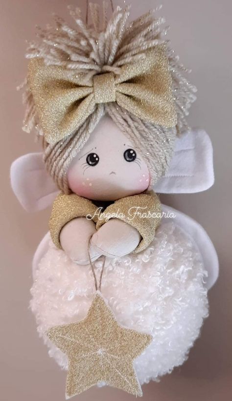 Christmas Angels To Make, Christmas Souvenirs Ideas, Angels Crafts, Angel Ornaments Diy, Diy Angel Ornaments, Christmas Angel Doll, Dolls Handmade Diy, Christmas Angel Crafts, Angel Wing Ornaments