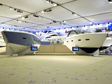 International boat show - Sealine Stand by Sovereign Exhibitions Boat Set Design Theatre, Boat Exhibition, Maritime Museum Design, Aviation Exhibition Booth, Futuristic Exhibition Stand, Mall Decor, Show Booth, Museum Displays, Exhibition Stand Design