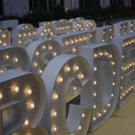 Party Floor Decorations, 30 Marquee Numbers, Repunzle Quinceanera, Lounge Party Ideas Decor, Quinceanera Backdrop Ideas, Marquee Letters With Balloons, Party Rental Business Ideas, Light Up Letters Wedding, Marque Letters