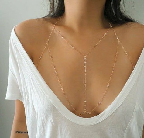 6490791e7abf6b29a381288cc23a8223 Full Body Chain, Jóias Body Chains, Birthstone Necklace Mothers, Gold Body Chain, Gold Bodies, Back Jewelry, Custom Name Necklace, Body Chain Jewelry, Rose Gold Jewelry