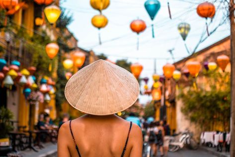 11 traditional hats from around the world and their stories Hoi An Old Town, Vietnam Vacation, Danang Vietnam, Vietnam Itinerary, Vietnam Voyage, Hoi An Vietnam, Vietnam Travel Guide, Visit Vietnam, Instagram Locations