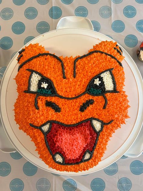 Charizard cake Charzard Birthday Cakes Easy, Charizard Cupcakes, Charmander Cupcakes, Pokemon Pull Apart Cupcakes, Pokemon Cake Charizard, Charzard Birthday Cakes, Charizard Birthday, Squirtle Cake, Charizard Cake