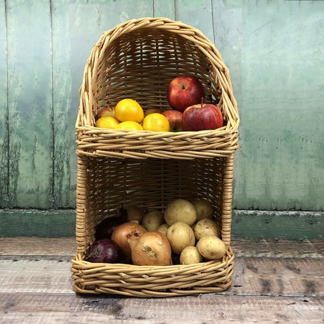 Vegetable Storage Rack, Woven Structure, Potato Storage, How To Store Potatoes, Fruit Fresh, Kitchen Basket Storage, Brown Baskets, Vegetable And Fruit, Vegetable Storage