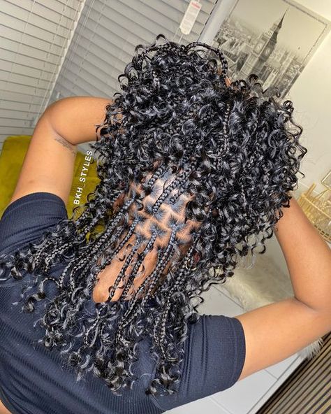 Short Bob Knotless Braids With Curls, Long Boho Bob Braids, Short Bob Braids With Curls, Bob Locs With Curls, Goddess Braid Bob, Trending Hairstyles For Ladies 2024, Bob Goddess Knotless Braids, Braided Bob With Curls, Boho Bob Knotless Braids Hairstyles