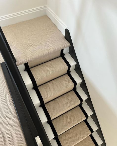 Stair Runner Into Hallway, Hallway Stairs Carpet Runner, Beige And Black Stair Runner, Stairs Runners Ideas, Carpet Landing And Stairs, Runner Stairs And Landing, Beige And Black Stairs, Carpeted Hallway Ideas, Stair Runner Into Landing Carpet