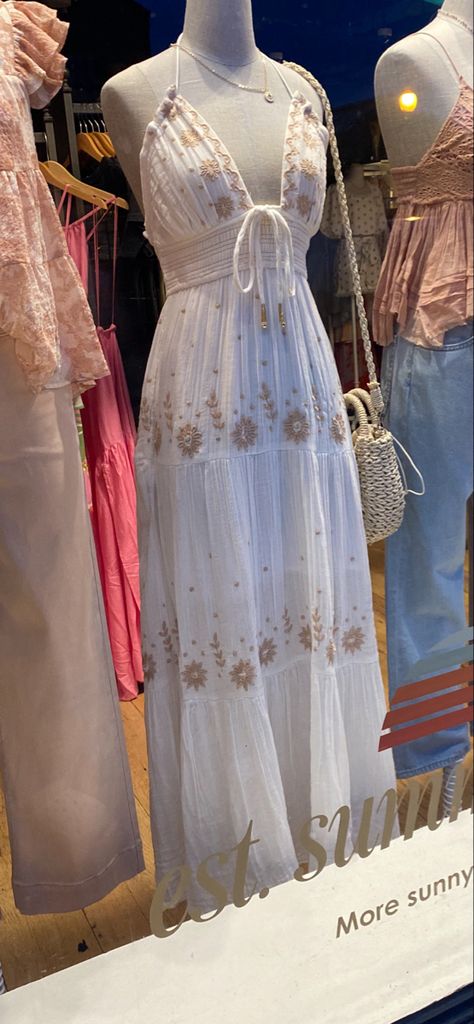 Summer Flowy Dresses Beach, Modest Summer Night Outfits, Flowerchild Aesthetic Outfits, Mama Mia Dress Aesthetic, Coconut Girl Dresses, Beachy Clothes Aesthetic, Hippie Dress Outfit, Casual Dresses Aesthetic, Boho Dress Aesthetic