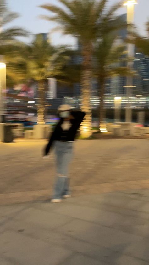 Blurry Girly Pics, Blurry Outfit Pics, Shaky Photos Aesthetic, Lowkey Instagram Pics, Short Hair Asthetic Picture Blur, How To Make Blurry Aesthetic Photos, Asethetic Girly Pics Blur, Blur Girl Aesthetic, Shaky Pictures Aesthetic