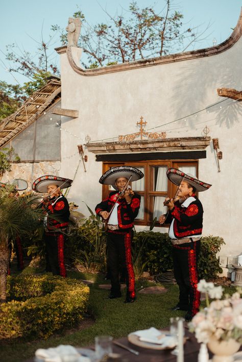 Small Spanish Wedding, Wedding Hacienda, Authentic Mexican Wedding, Classic Mexican Wedding, Vintage Mexican Wedding Aesthetic, Chilean Wedding, Mexican Traditional Wedding, Wedding Mexican, Mariachi Band Wedding