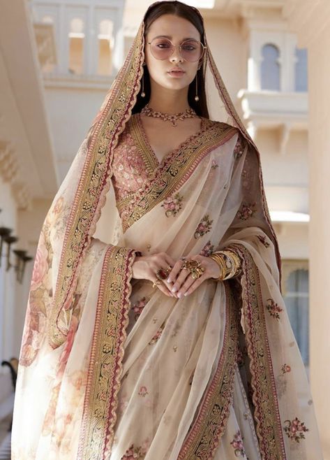 Sabyasachi Kanjeevaram Sarees, Sabyasachi Lehenga Bridal, Sabyasachi Saree, Sabyasachi Bridal, Sabyasachi Sarees, Sabyasachi Mukherjee, Reception Saree, Sabyasachi Bride, Sabyasachi Lehenga