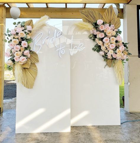 Bridal Shower Backdrop Diy, White Arch Backdrop, Bride To Be Decorations, Wedding Arch Backdrop, Arch Backdrop Stand, Chiara Backdrop, White Arch, Wedding Background Decoration, Bridal Shower Backdrop