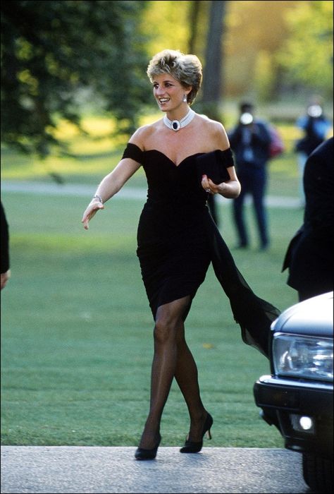 Prințesa Diana, Putri Diana, Princess Diana Dresses, Windsor House, Princess Diana Fashion, Style Royal, Princes Diana, Diana Fashion, Lady Diana Spencer