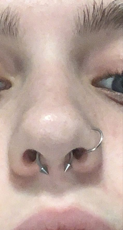 Pointy Septum Piercing, Nostril And Septum Piercing Together, Nose Spike Piercing, Septum And Nostril Piercing Aesthetic, Spike Septum Piercing, Spikey Septum, Spike Nostril Piercing, Septum Nostril, Nostril Piercing