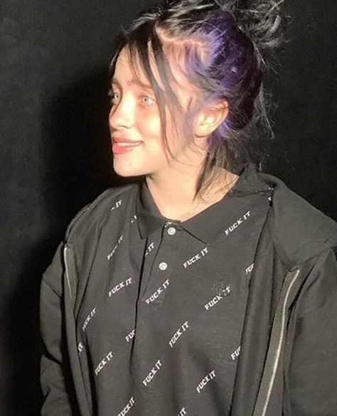 226 Likes, 2 Comments - layza | 19k 🇧🇷 fan account (@familyavocados) on Instagram: “I want purple - black. So beautiful ok” Purple Roots Hair, Billie Eilish Purple Roots, Billie Eilish Purple, Purple Roots, Jacob Tremblay, Black Hair Video, Blonde Roots, Hair Icon, Ariana Grande Pictures