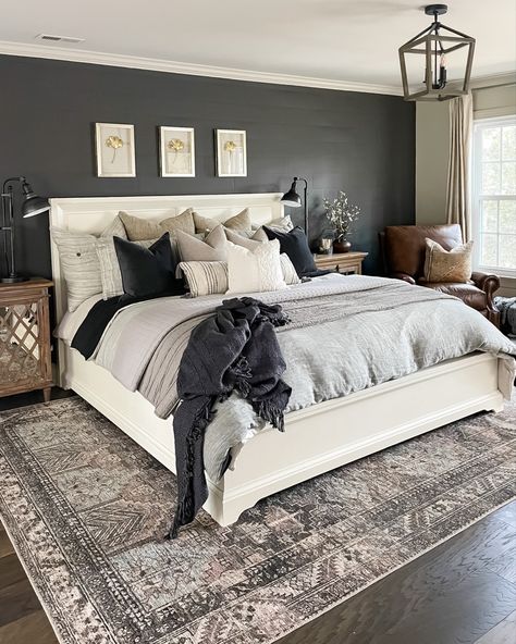 Gray Accent Wall Bedroom, Bedroom Inspirations Master, Modern Farmhouse Bedroom, Bedroom Redo, Bedroom Wallpaper, Bedroom Decor Cozy, Inspire Me Home Decor, Romantic Bedroom, Small Room Bedroom