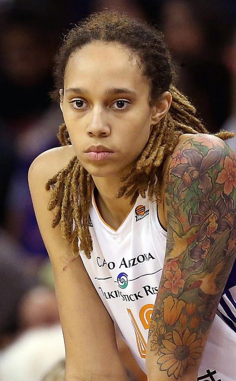 Brittany Griner, Russia, Celebrities, WNBA, Female athletes, Marijuana, Weed, Hashish, Cannabis, Smoking, Vaping. Brittany Griner, Britney Griner, Basketball Girlfriend, Brittney Griner, Angel Princess, Medium Blog, Nba Pictures, Cut Her Hair, In Prison