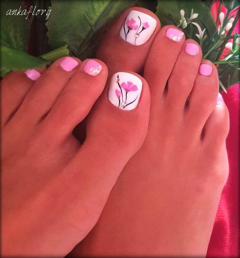 Pink Toe Nails With Flower Design, Cute Spring Toe Nails, Spring Toenail Colors, Spring Pedicure Ideas Toenails, Toenails Painted, Flower Pedicure Designs, Toenail Ideas, Flower Pedicure, Nail Feet