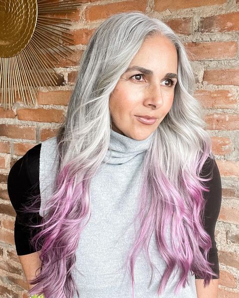 Long Feathered Gray Haircut with Pink Ends Mom Hair Ideas, Haircuts For Women Over 30, Shoulder Haircuts, Hair Long Layers, Beachy Wavy Hair, Awesome Hair Color, Long Hair Older Women, Hair With Color, Grey Hair With Bangs