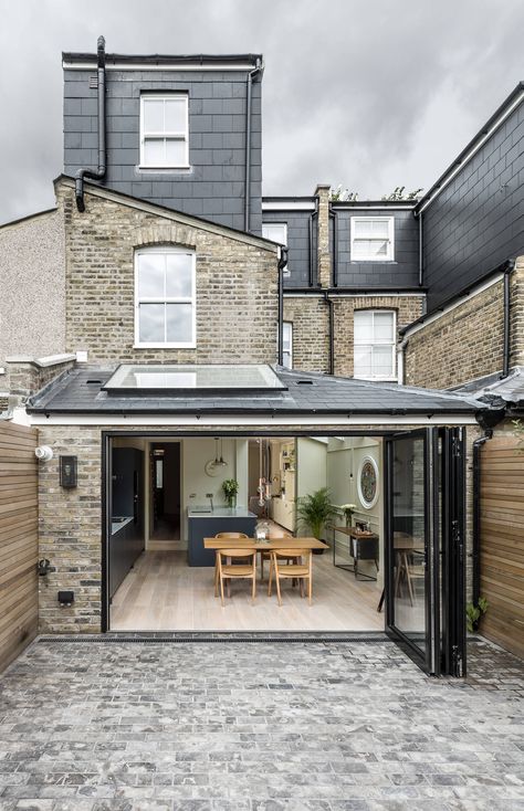 Houzz Tour: A Small Victorian Terrace Gains Dramatically More Space | Houzz UK Victorian Terrace House Kitchen, Small Terraced House Extension, Victorian Terrace House Extension, Small Victorian Terrace House, Terrace House Kitchen, Terraced House Extension, Terrace House Extension, Scandinavian House Exterior, Small Terraced House