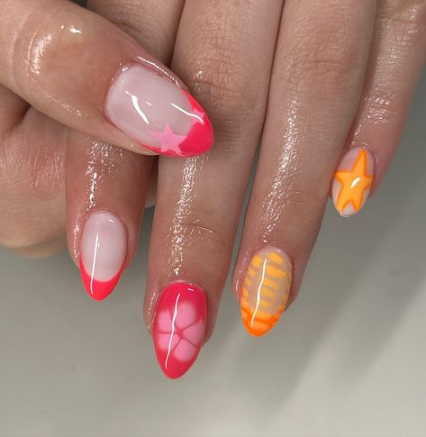 These freestyle pink and orange vacation nails are soooo pretty!!🩷🧡 #gelextensions #planails #vacationnails #pinkandorangenails #summernails #summernails2024 #vacanails Orange Vacation Nails, Florida Nails Vacations, Basic Cute Nails, Orange Pink Nails, Nail Designs Orange, Pink Orange Nails, Orange Nails Acrylic, Orange And Pink Nails, Pink And Orange Nails