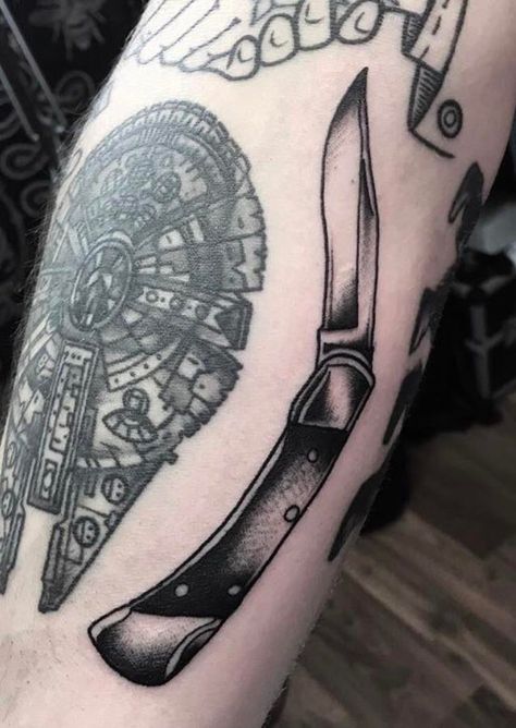 Pocket Knife Tattoo American Traditional, Buck Knife Tattoo, Traditional Pocket Knife Tattoo, Folding Knife Tattoo, Hunting Knife Tattoo, Knife Tattoo Traditional, Traditional Tattoo Knife, Dark Heart Tattoo, Traditional Knife Tattoo