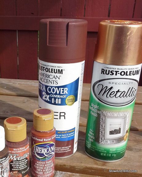 A quick and easy paint technique to get the look of faux hammered copper on pots, pans and other items that would typically have a copper finish. Faux Copper Finish, Hammered Copper Paint, Faux Copper Patina Diy, Painting Planters, Copper Projects, Copper Bedroom, Faux Painting Techniques, Copper Spray Paint, Primer Paint