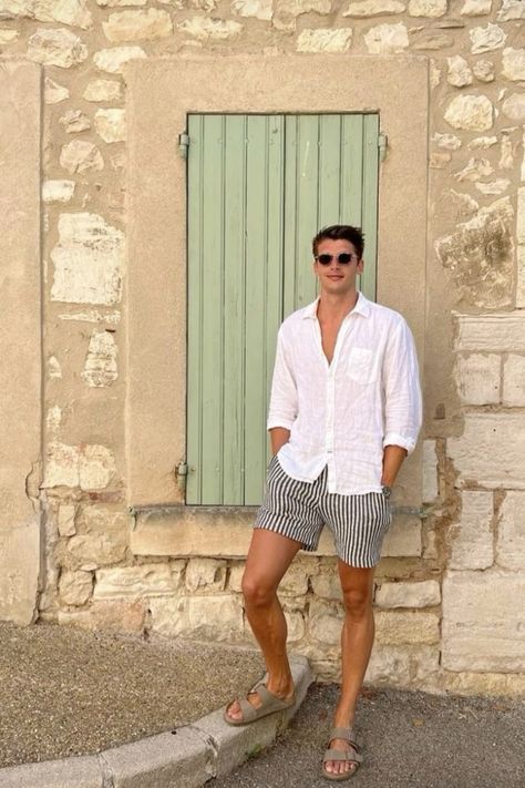 Mens Outfit Italy, Mens Costa Rica Outfit, Men Italian Outfit, Men’s Summer Italy Outfit, Mens La Style, Men’s Casual Summer Style, Men’s Beach Outfit Ideas, Men’s Summer Fashion Italy, Greece Men’s Outfit