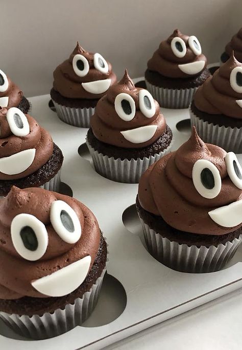 Muffins Decorados, Muffins Decoration, Toddler Birthday Cakes, Scary Cakes, Cupcake Decorating Tips, Kid Cupcakes, Cupcake Cake Designs, Funny Birthday Cakes, Easy Cupcakes