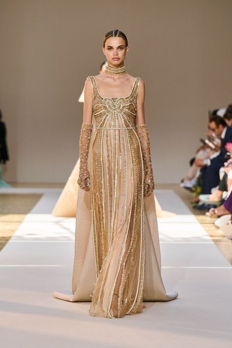 Elie Saab Fall 2022, Faerie Fashion, Greek Goddess Dress, 2022 Couture, Fall Couture, Haute Couture Looks, Ellie Saab, Elie Saab Fall, Haute Couture Gowns