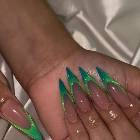 GRAND PRAIRIE TX📍75052 on Instagram: "summer stilettos 😍😍  • • • #nailsnailsnails #nails #fypシ #dallasnailtechs #nailaddict #stilletonails #summer #summervibes #nailsofinstagram #nailjunkie #fypage" Extra Nail Designs, Celebrity Nails, Stiletto Nails Designs, Grand Prairie, Instagram Summer, Pretty Acrylic Nails, Creative Nails, Rhinestone Nails, Stiletto Nails