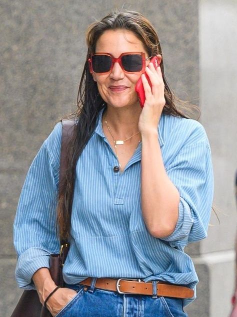 Katie Holmes Has Been Wearing This Best-Selling $178 Madewell Bag All Over NYC Madewell Tote Bag, Madewell Bag Outfit, Madewell Bag, Madewell Tote, Madewell Bags, Bucket Tote, Oversized Bag, Katie Holmes, Essential Bag