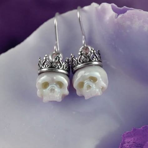 Cute Goth Earrings, Cool Earrings Unique, Pearl Skull Jewelry, Gothic Earrings Victorian, Skull Pearl Earrings, Gothic Metal Skull Jewelry, Black Skull Earrings, Pearl Skull, Gothic Skull Earrings