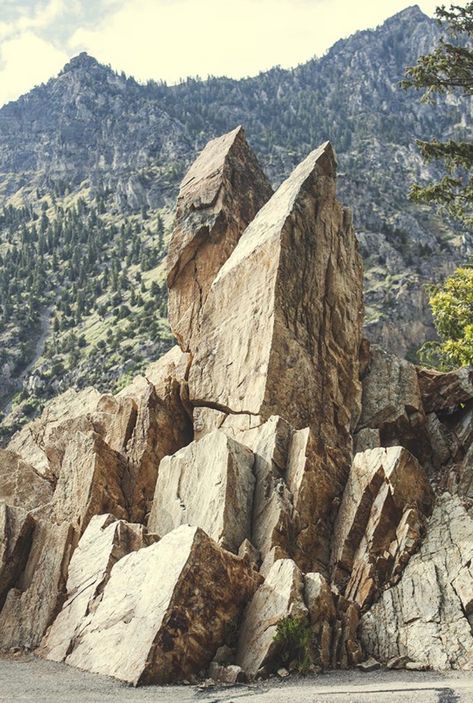 Rock Textures, Geology Rocks, Cool Rocks, Natural Rock, Rock Formations, Environment Design, Environmental Art, Stone Rocks, Photo Reference