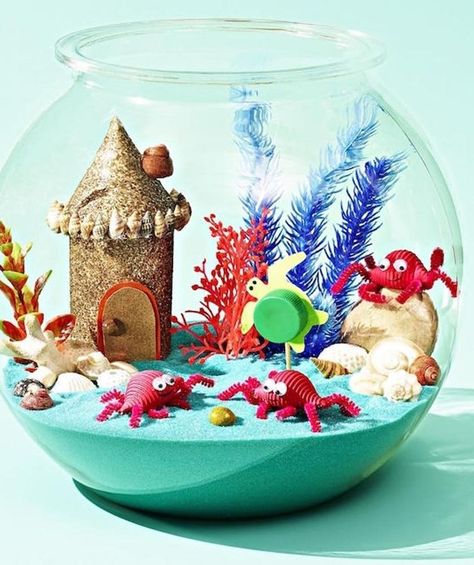 Take that miniature garden under the sea. Fairy Gardens For Kids, Gardens For Kids, Kids Fairy Garden, Miniature Mermaid, Decor Marin, Terrariums Kits, Colored Sand, Mermaid Inspired, Diy Fairy