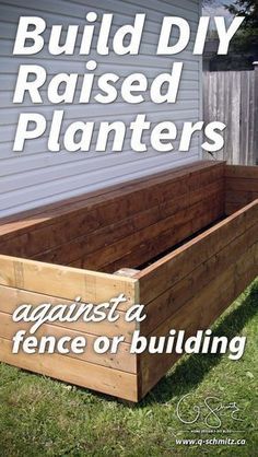 Looking for a DIY build project to kick-start your summer gardening? Here are some easy to follow instructions for building a raised garden bed along a shed (or fence, or whatever!) that you can easily adapt to your space. Raised Planters, Summer Gardening, Raised Flower Beds, Vegetable Garden Raised Beds, Building A Raised Garden, Wooden Planter, Diy Raised Garden, Home Design Diy, Raised Planter