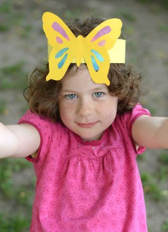 Easter Diy Kids, Preschool Painting, Crown Diy, Bug Party, Butterfly Crown, Diy Staining, Headband Crafts, Nature Collage, Last Days Of Summer