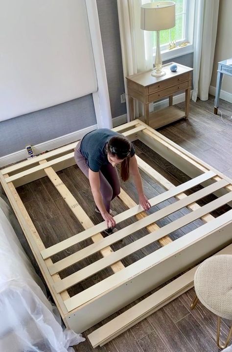 DIY Upholstered Wingback Bed - Frills and Drills Diy Upholstered Bed, King Size Bed Frame Diy, Diy King Bed, Diy King Bed Frame, Diy Bed Frame Easy, High Headboard Beds, Bed Frame Legs, Start A Vegetable Garden, Super King Bed Frame