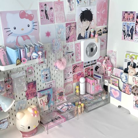 Kpop Table Ideas, Pink Desk Aesthetic, Kpop Desk, Kpop Room, Dream Desk, Study Desk Decor, Pink Desk, Pink Room Decor, Desk Inspo