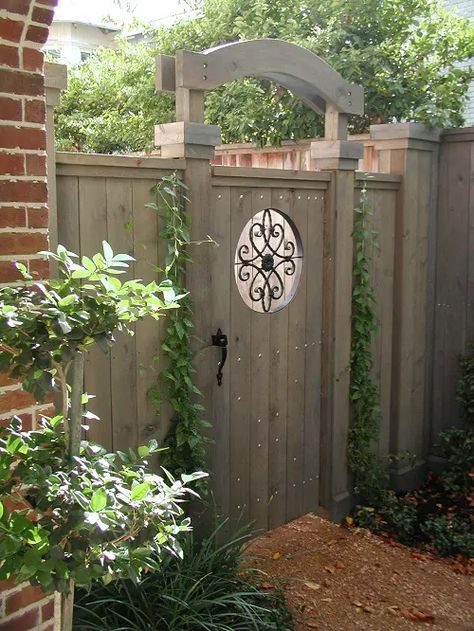 30 Eye Catching Garden Entrance Door Ideas | Balcony Garden Web Backdoor Ideas, Small Garden Gates, Wooden Gate Designs, Tor Design, Wooden Garden Gate, Fence Gates, Backyard Gates, Wood Decks, Garden Gates And Fencing