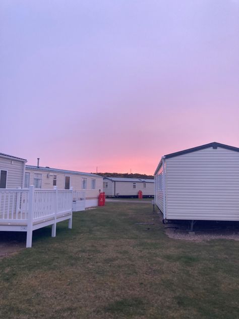 British Holiday Aesthetic, British Summer Nostalgia, Static Caravan Aesthetic, Haven Holidays Caravan, Haven Holidays, Uk Holiday Aesthetic, Caravan Park Aesthetic, British Seaside Aesthetic, Aesthetic Caravan