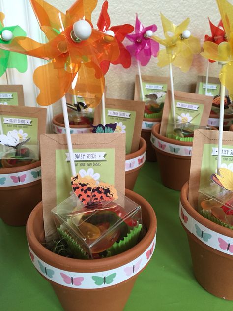 Garden Party Favours, Party Favors For Fairy Birthday, Garden Party Favors For Kids, Wild Flower Birthday Party Favors, Garden Theme Kids Party, Nature Birthday Party Favors, Earth Day Party Favors, Nature Themed Party Favors, Flower Birthday Party Favors