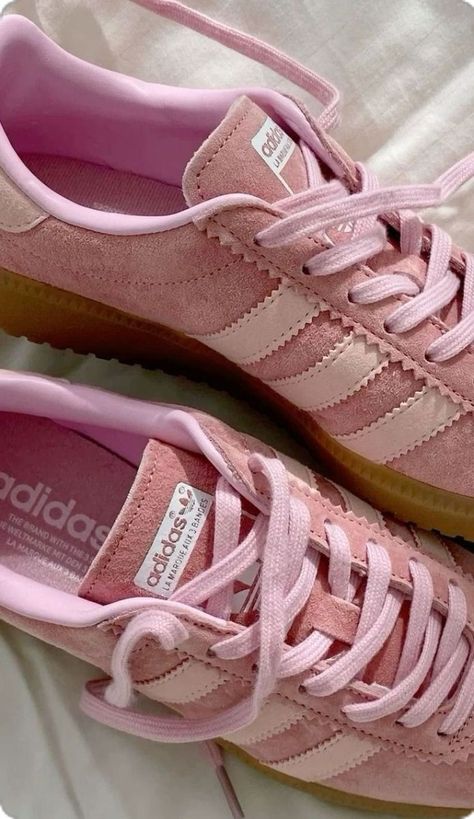 Dr Shoes, Pretty Shoes Sneakers, Shoe Wishlist, Hype Shoes, Shoe Inspo, Girly Shoes, Aesthetic Shoes, Swag Shoes, Pink Adidas