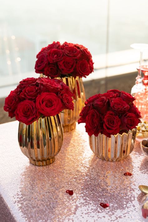 Red Rose And Gold Centerpieces, 60th Birthday Red And Gold, Red And Gold Living Room Decor Ideas, Gold Red Centerpiece, 50th Birthday Ideas For Women Red And Gold, Ruby Red Party Decorations, Red Party Centerpieces, Red Cocktail Table Decor, 40 Anniversary Party Ideas Decoration