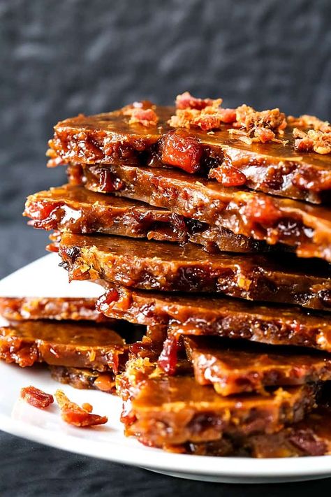 Bacon Brittle Recipe, Bacon Desserts, Bourbon Bacon, Brittle Recipes, Candied Bacon, Candy Recipes Homemade, Homemade Candies, Candy Cookies, Bacon Recipes