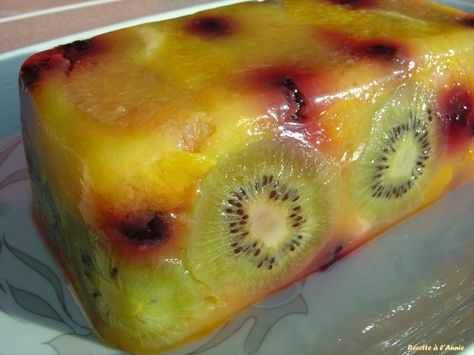 Jelly Bread, Terrine Recipe, Dessert Leger, Desserts Fruit, Fruit Pancakes, Party Food Dessert, Dessert Aux Fruits, Peanut Butter Honey, Thanksgiving Food Desserts